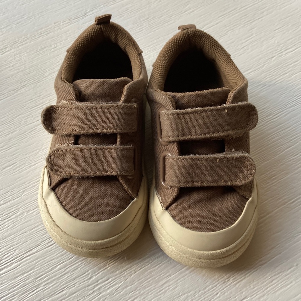 Toddler sneakers